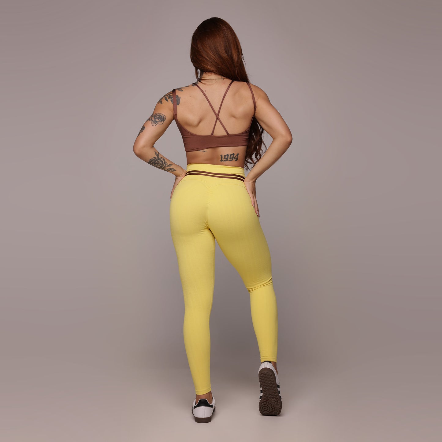 Honey Legging de Compresión Brasileño Scrunch (5 Estrellas) & Chocolate Crop Top
