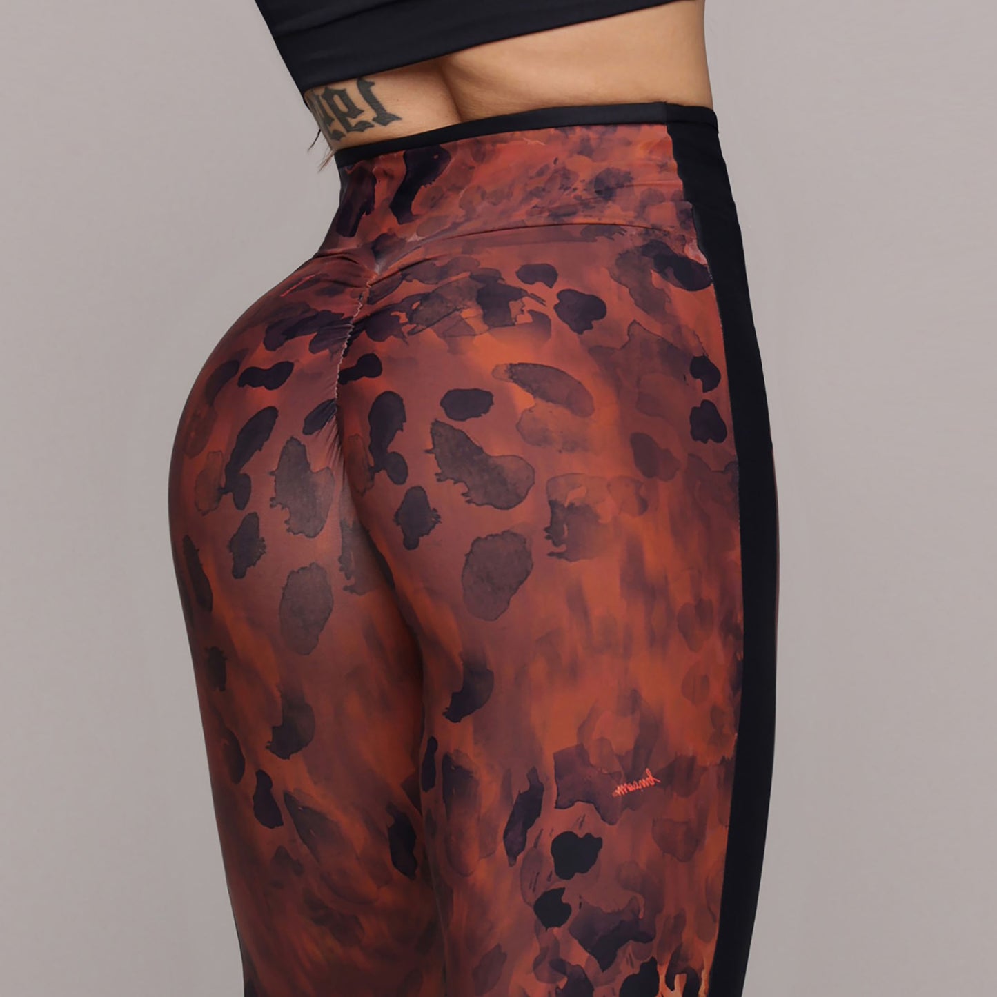 Savage Legging Brasileño Scrunch & Crop Top