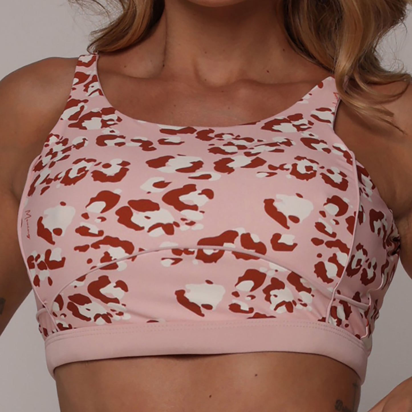 Blush Wild Falda con Pantalón & Crop Top