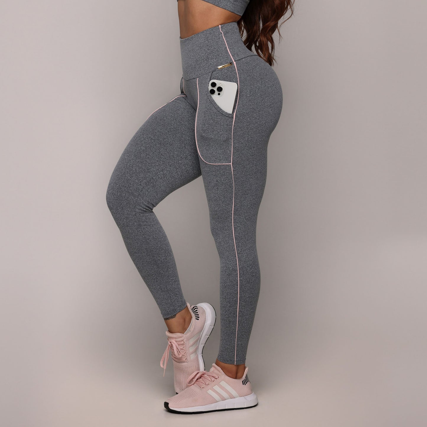 Legging de Compresión Gris & Rosa Brasileño Scrunch con Bolsillos (5 Estrellas)