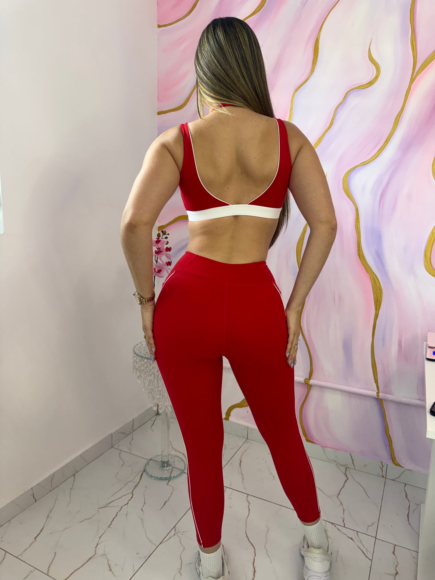 Coquete Red Legging con Bolsillos & Crop Top