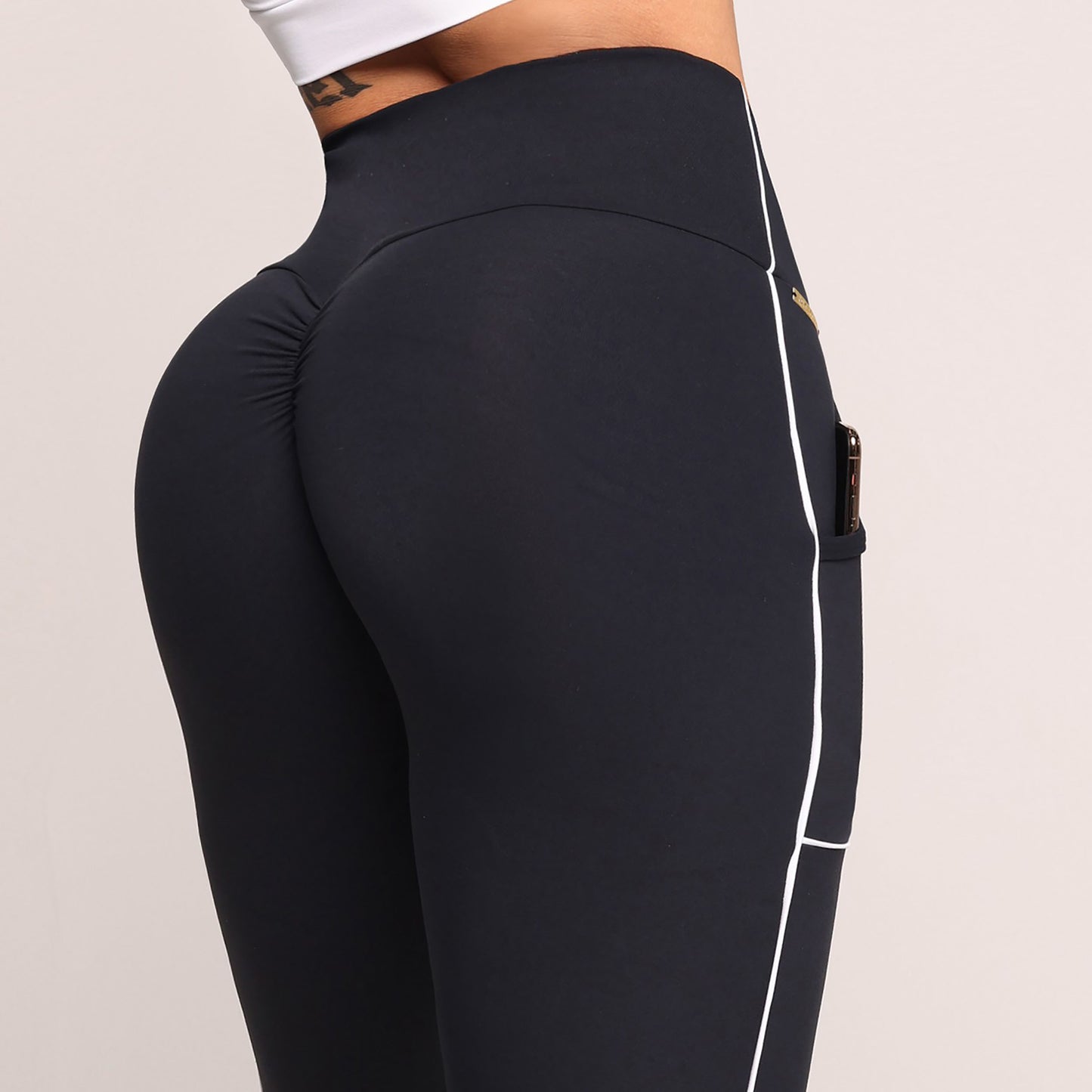 Legging de Compresión Brasileño Scrunch Negro & Blanco con Bolsillos (5 Estrellas)