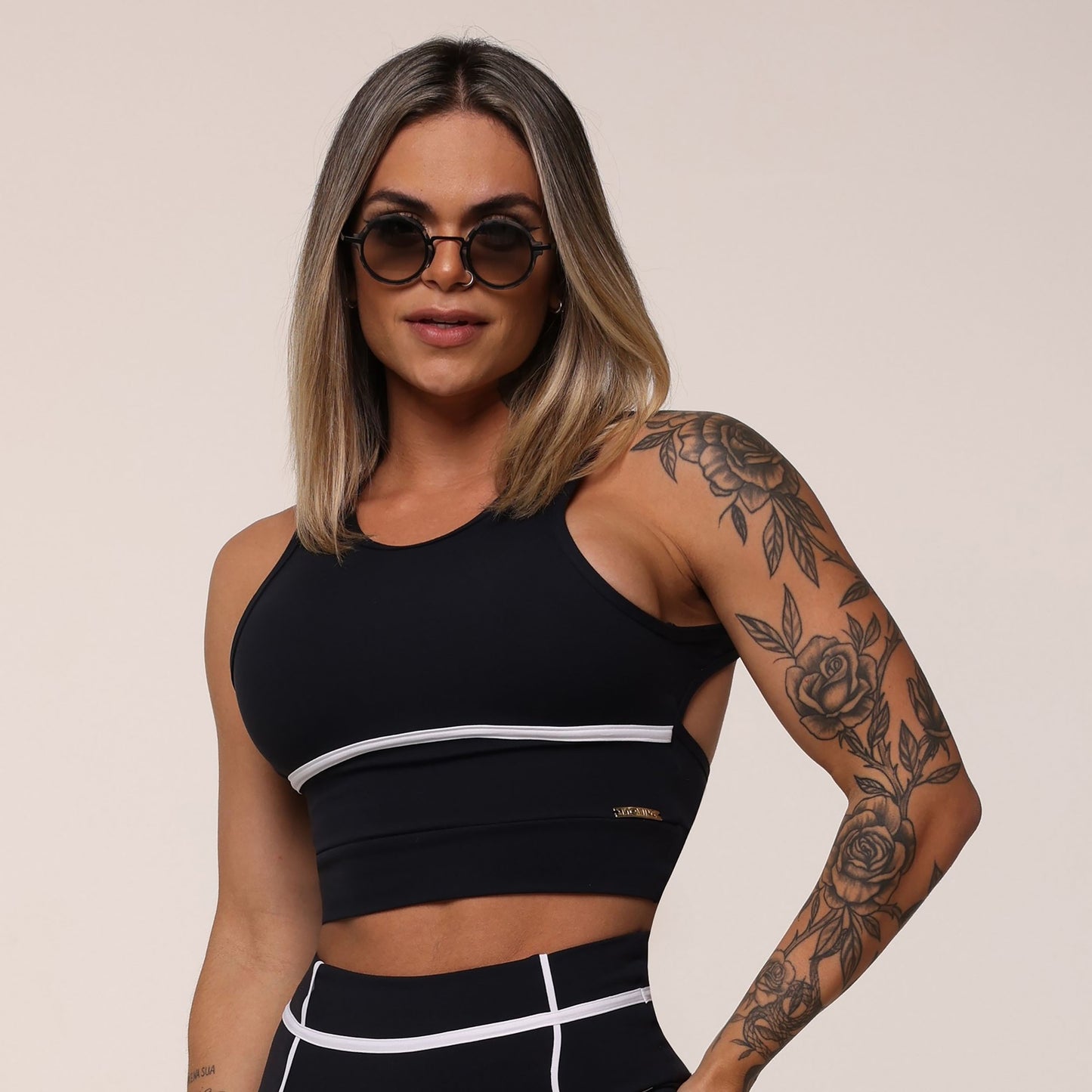 Black & White Legging de Compresión Brasileño Scrunch (5 Estrellas) & Crop Top
