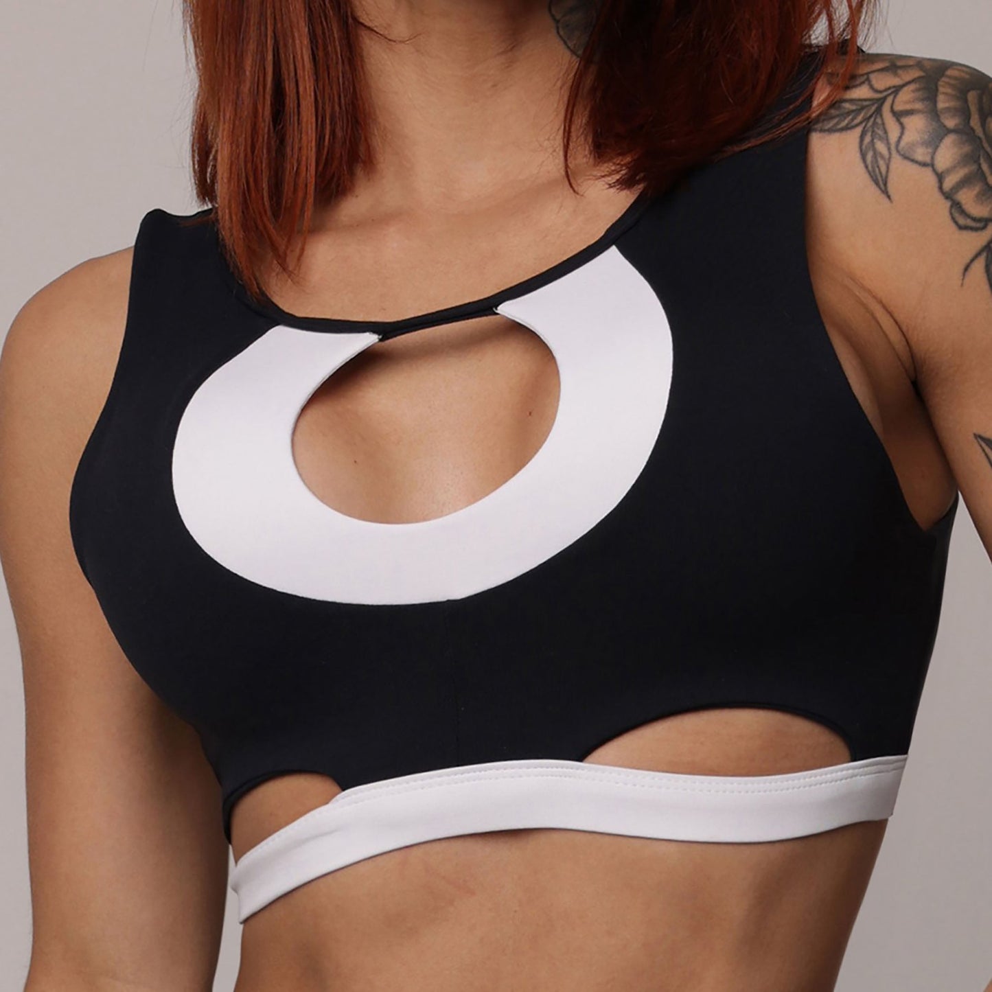 Legging de Compresión Negro & Blanco Brasileño Scrunch con Bolsillos (5 Estrellas) & Crop Top
