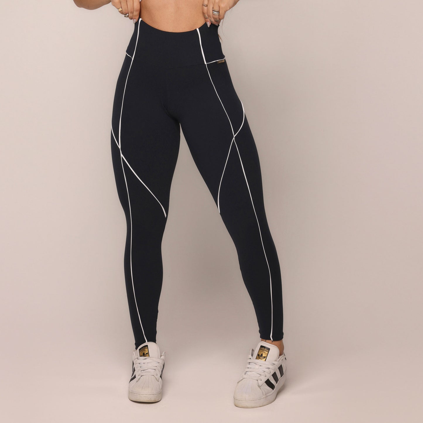 Legging de Compresión Brasileño Scrunch Negro y Blanco (5 Estrellas)