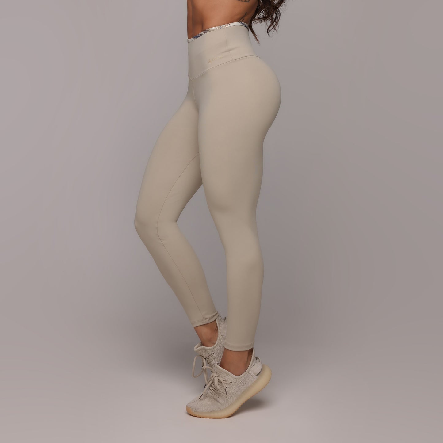 Legging de Compresión Brasileño Scrunch Ivory (5 Estrellas)