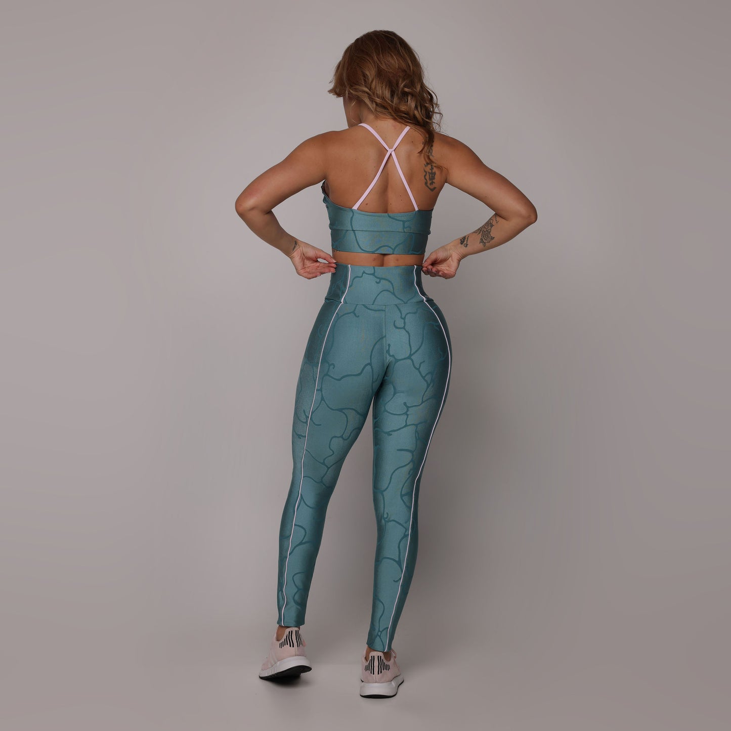 Ocean Crack Legging Brasileño Scrunch & Crop Top