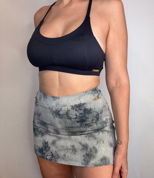 Cloudy Sky Falda con Pantalón & Crop Top Negro
