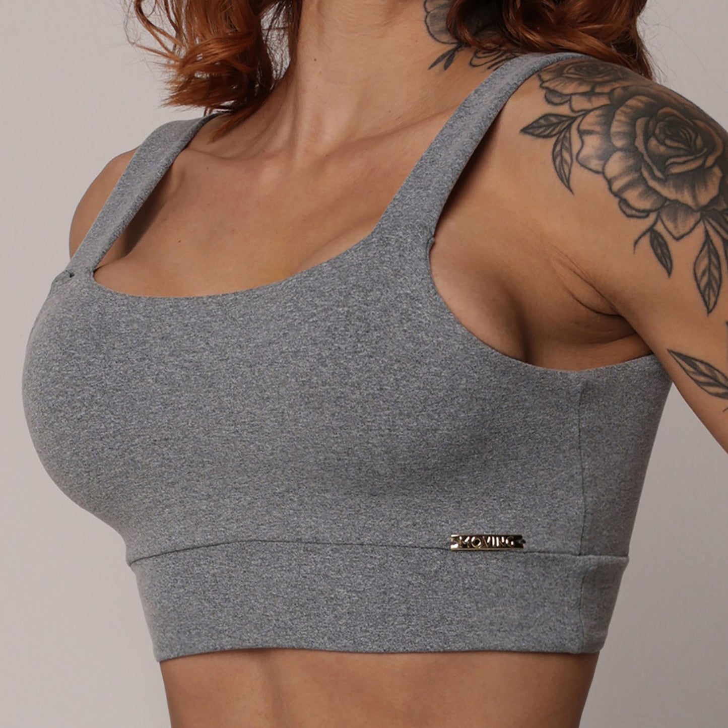 Legging de Compresión Gris & Rosa Brasileño Scrunch (5 Estrellas) & Crop Top