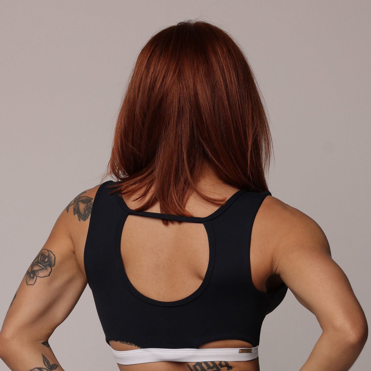 Legging de Compresión Negro & Blanco Brasileño Scrunch con Bolsillos (5 Estrellas) & Crop Top